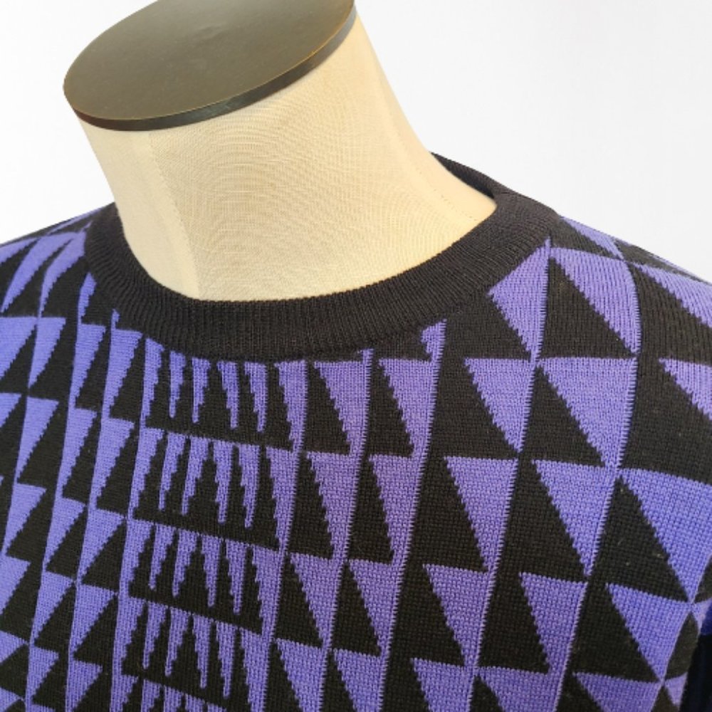V2 VERSACE CLASSIC PRINTED CREW NECK PULLOVER - SIZE: LARGE - Picture 6 of 13